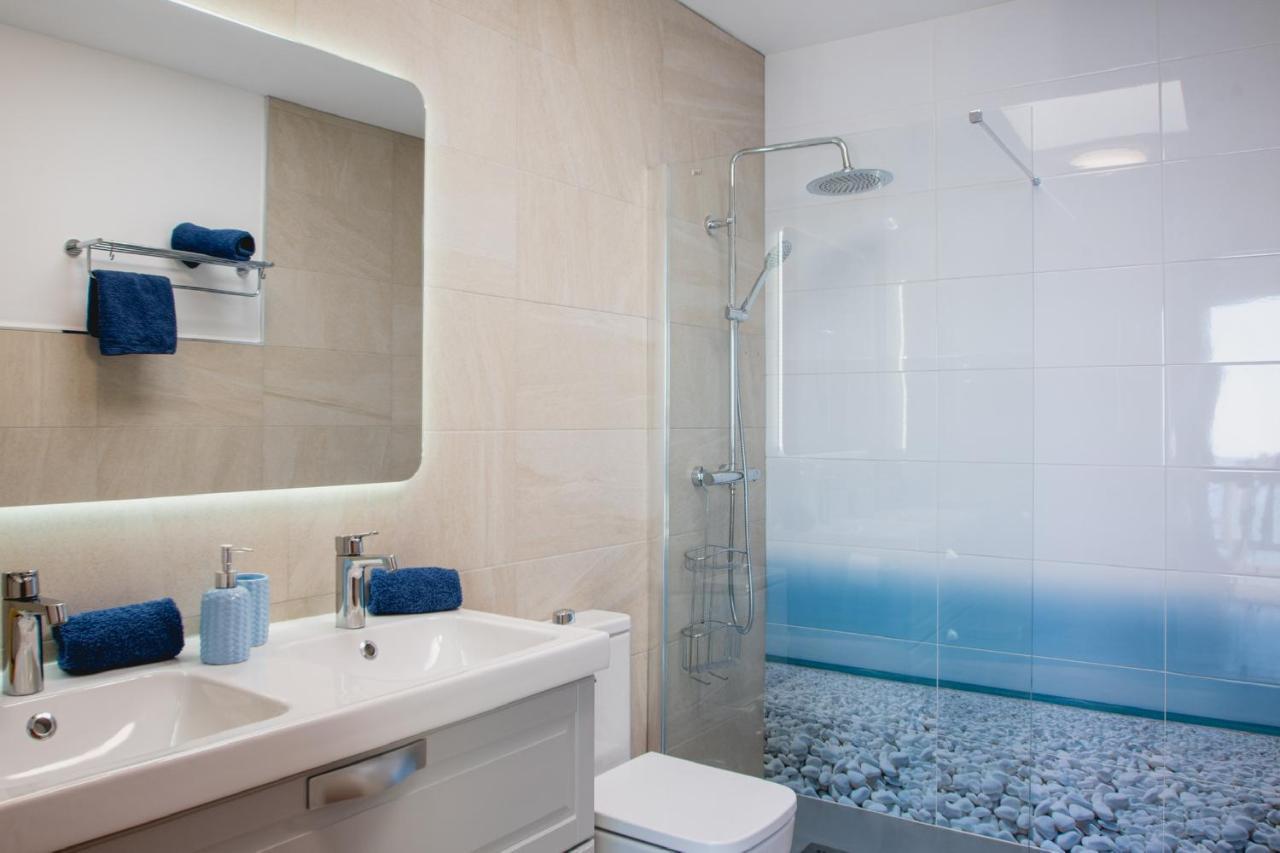 Frontline Villa 25, Modern Coastal Design With Amazing Views Puerto Calero Kültér fotó