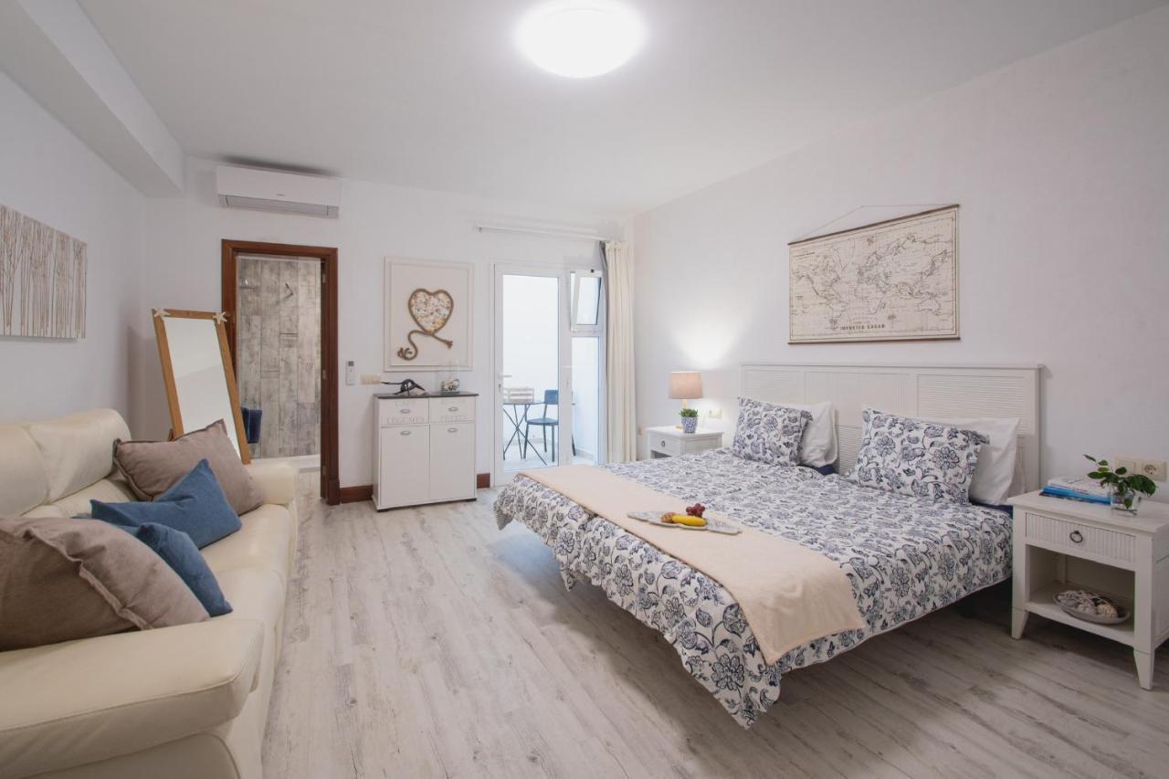 Frontline Villa 25, Modern Coastal Design With Amazing Views Puerto Calero Kültér fotó